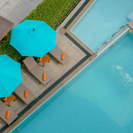 Recenta Suite Phuket Suanluang Exteriör bild