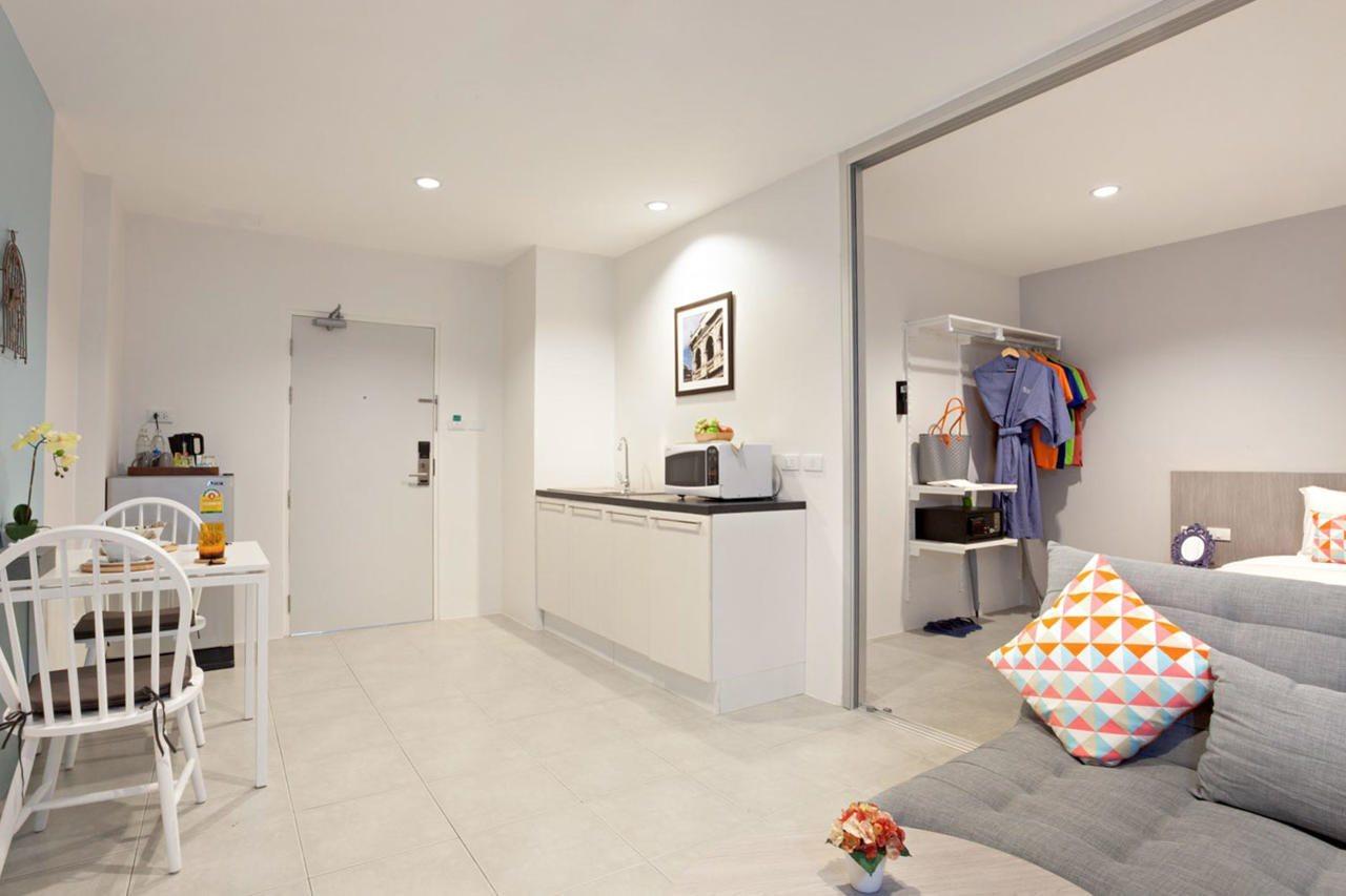 Recenta Suite Phuket Suanluang Exteriör bild