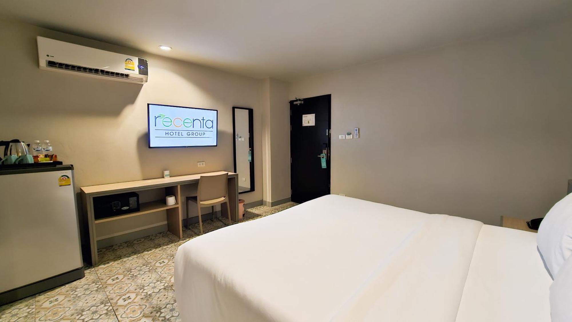 Recenta Suite Phuket Suanluang Exteriör bild