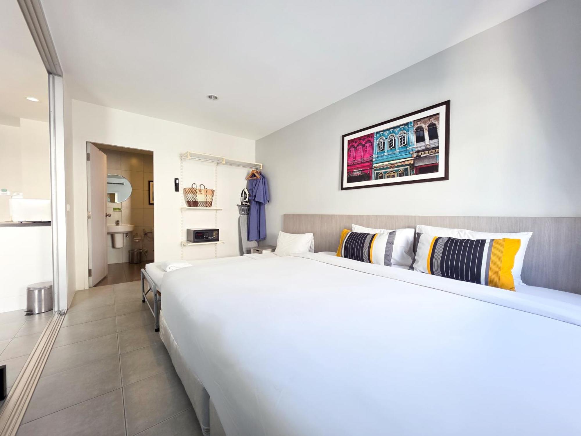 Recenta Suite Phuket Suanluang Exteriör bild