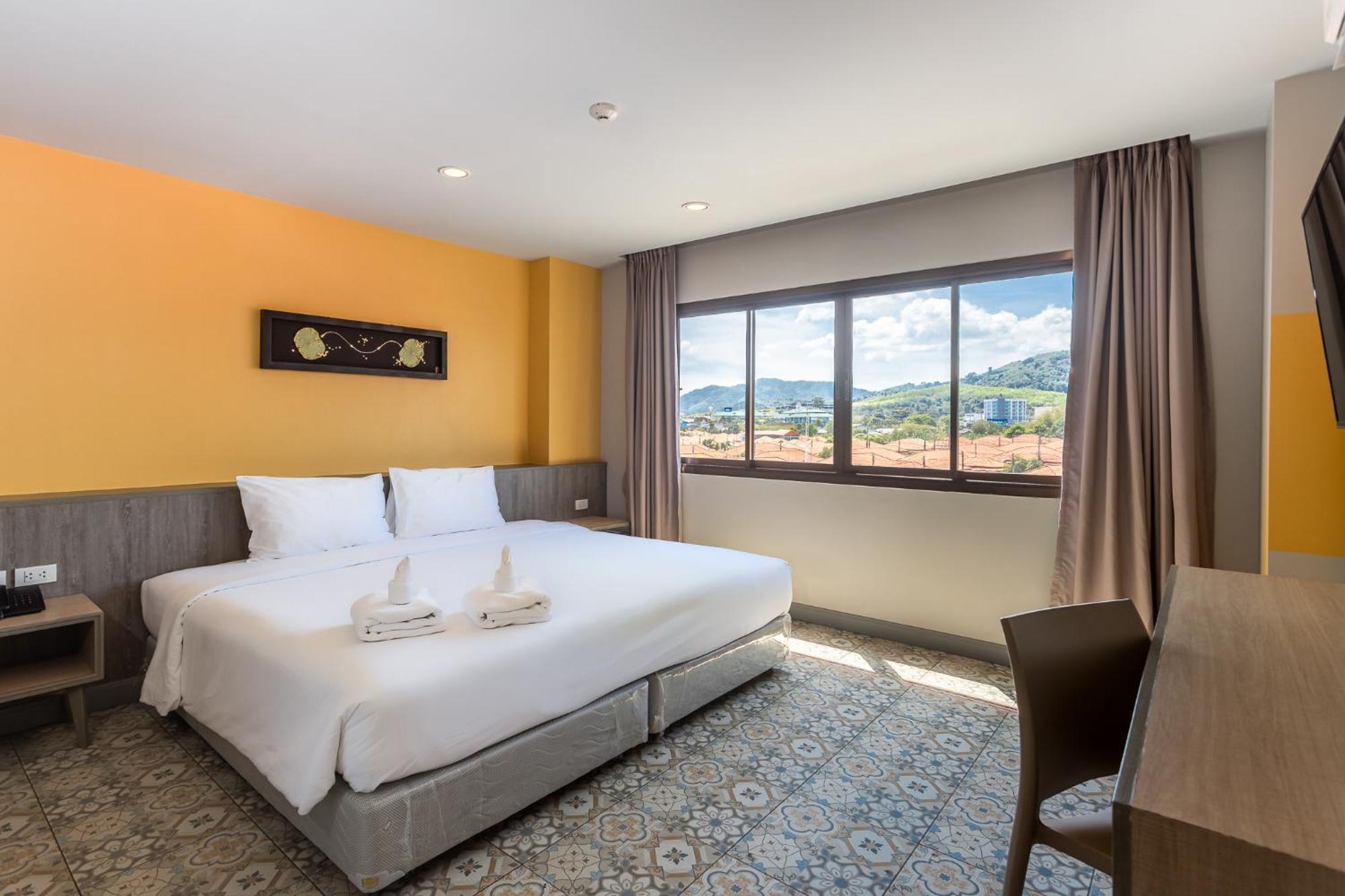 Recenta Suite Phuket Suanluang Exteriör bild