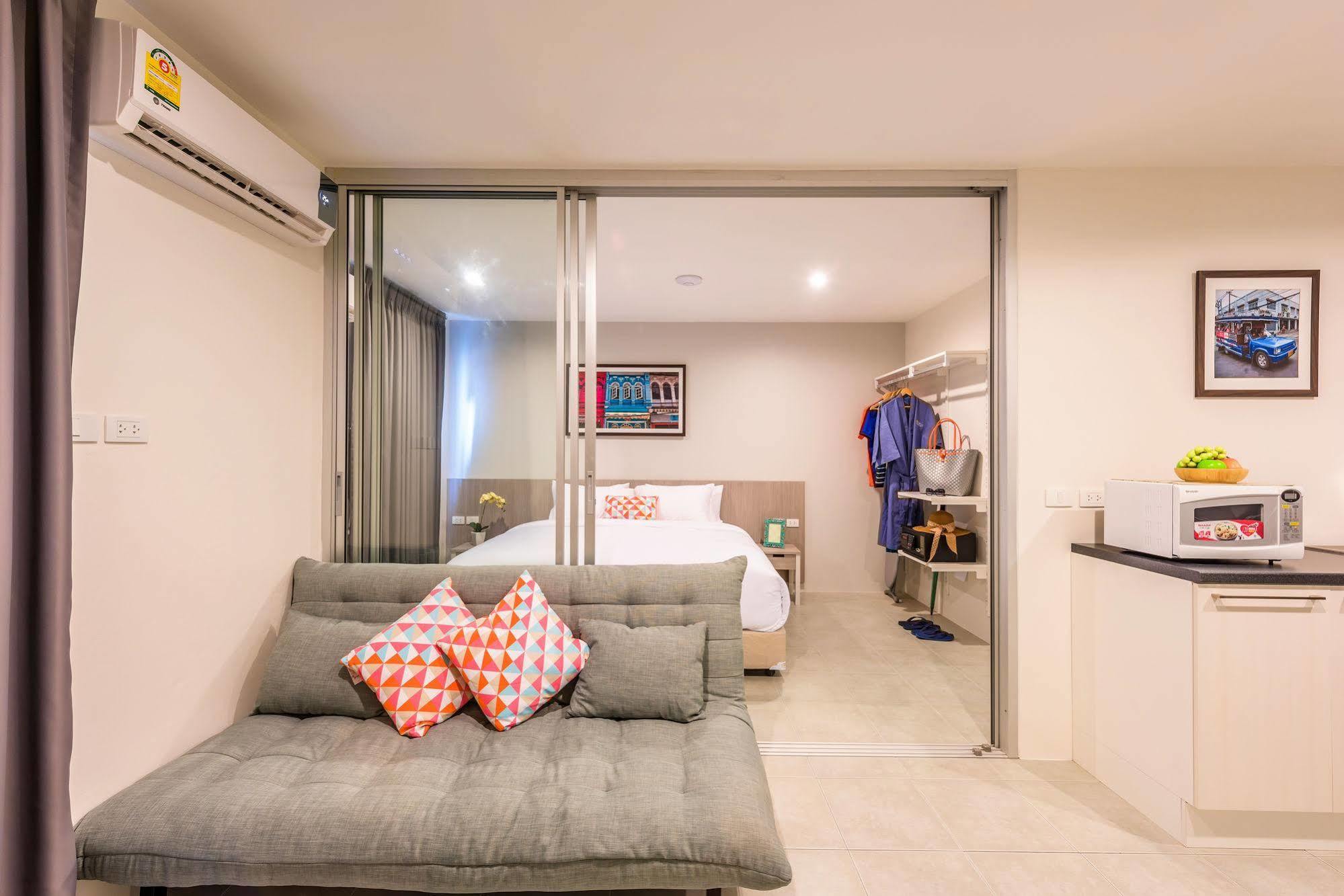 Recenta Suite Phuket Suanluang Exteriör bild