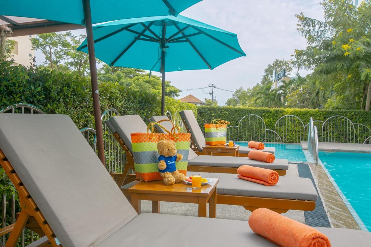 Recenta Suite Phuket Suanluang Exteriör bild