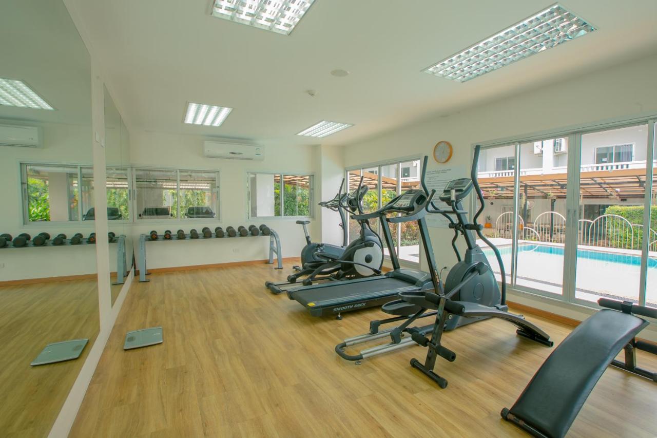 Recenta Suite Phuket Suanluang Exteriör bild