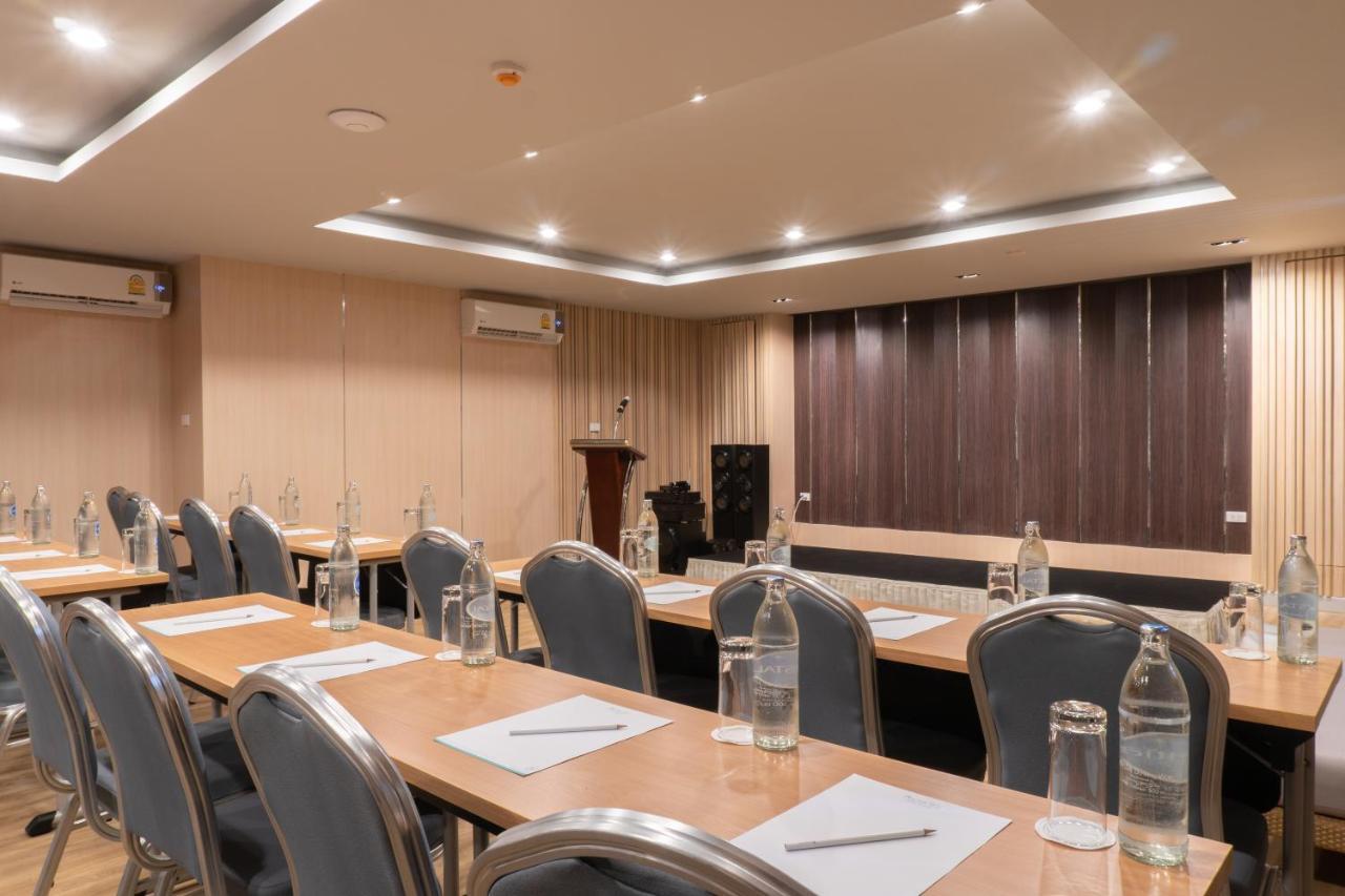 Recenta Suite Phuket Suanluang Exteriör bild