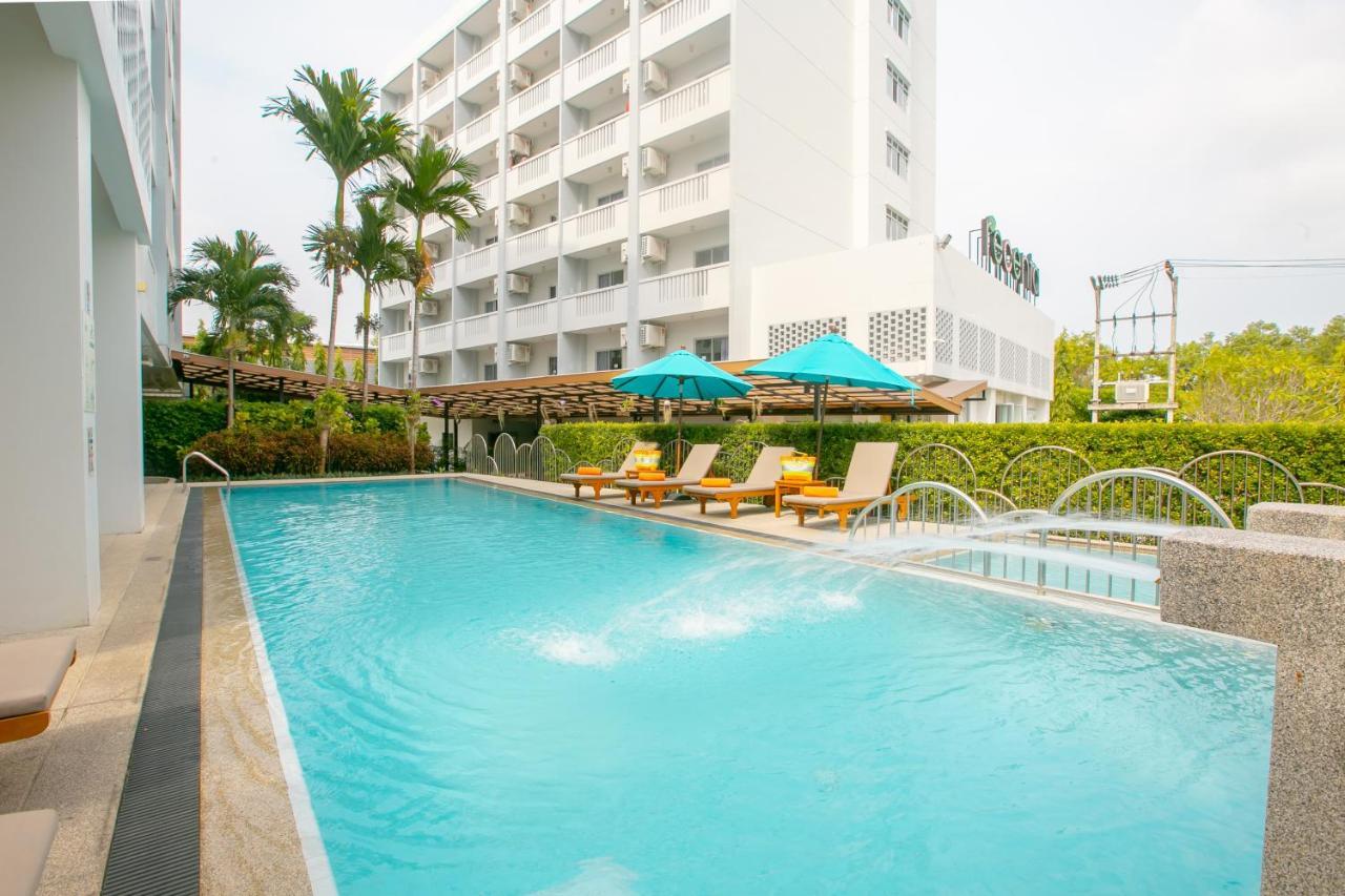 Recenta Suite Phuket Suanluang Exteriör bild