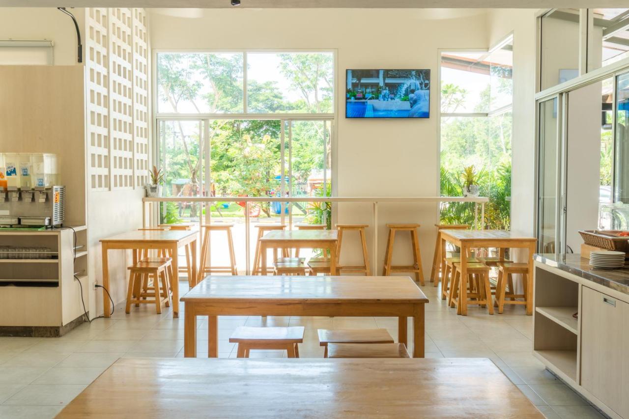 Recenta Suite Phuket Suanluang Exteriör bild