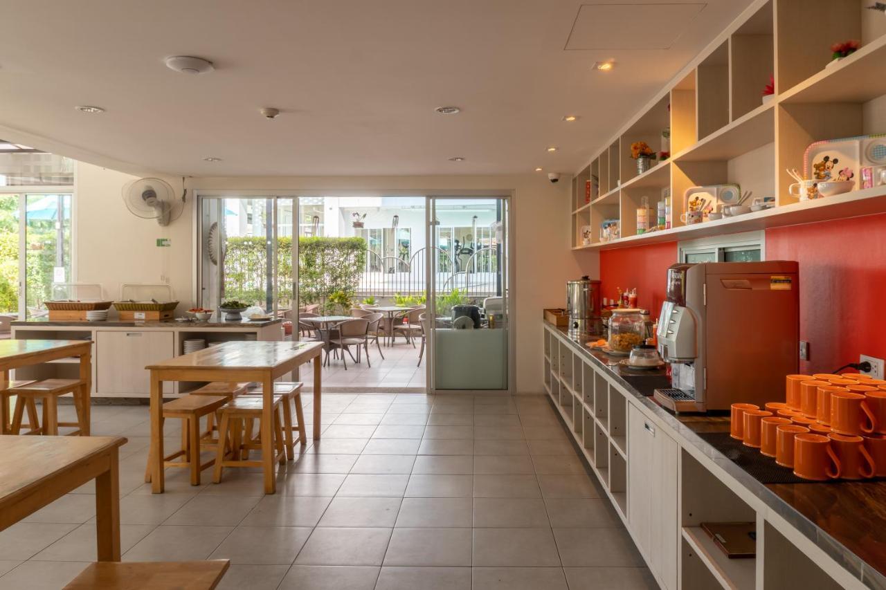 Recenta Suite Phuket Suanluang Exteriör bild